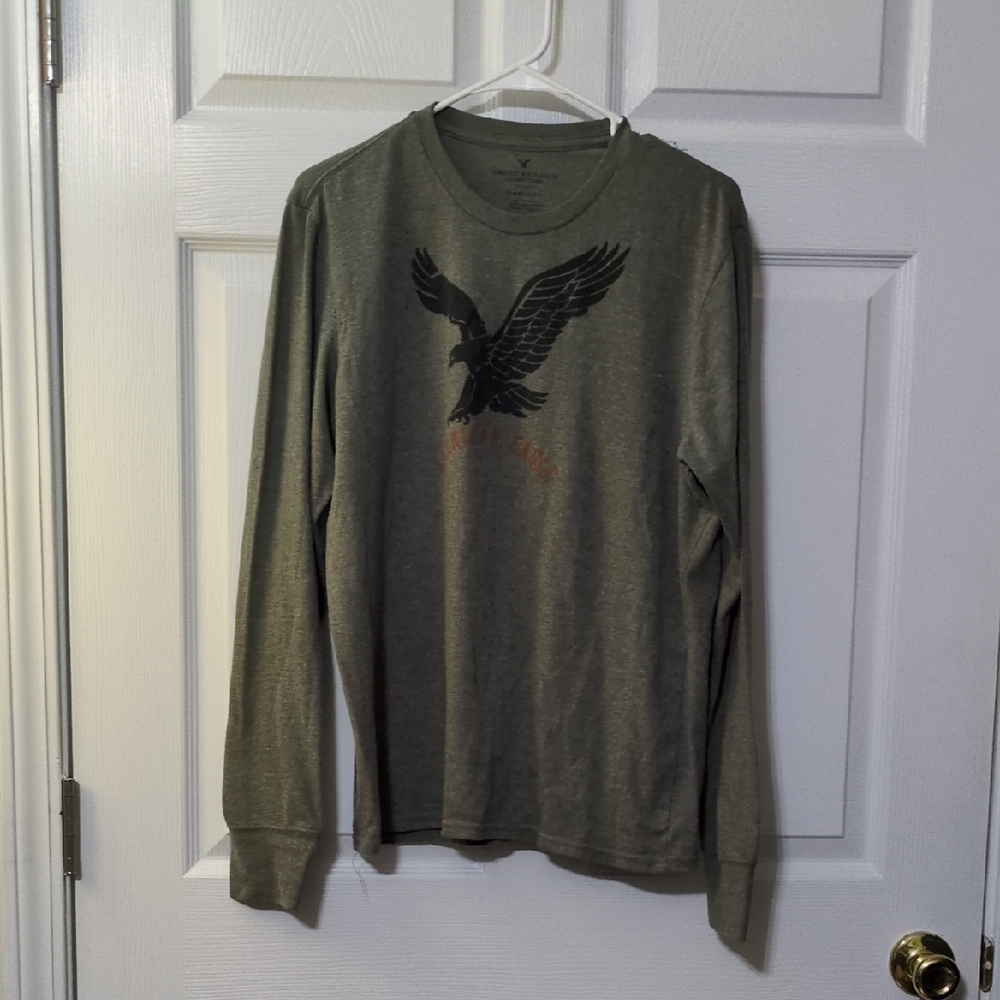 American Eagle Outfitters Classic Fit Gray Tee